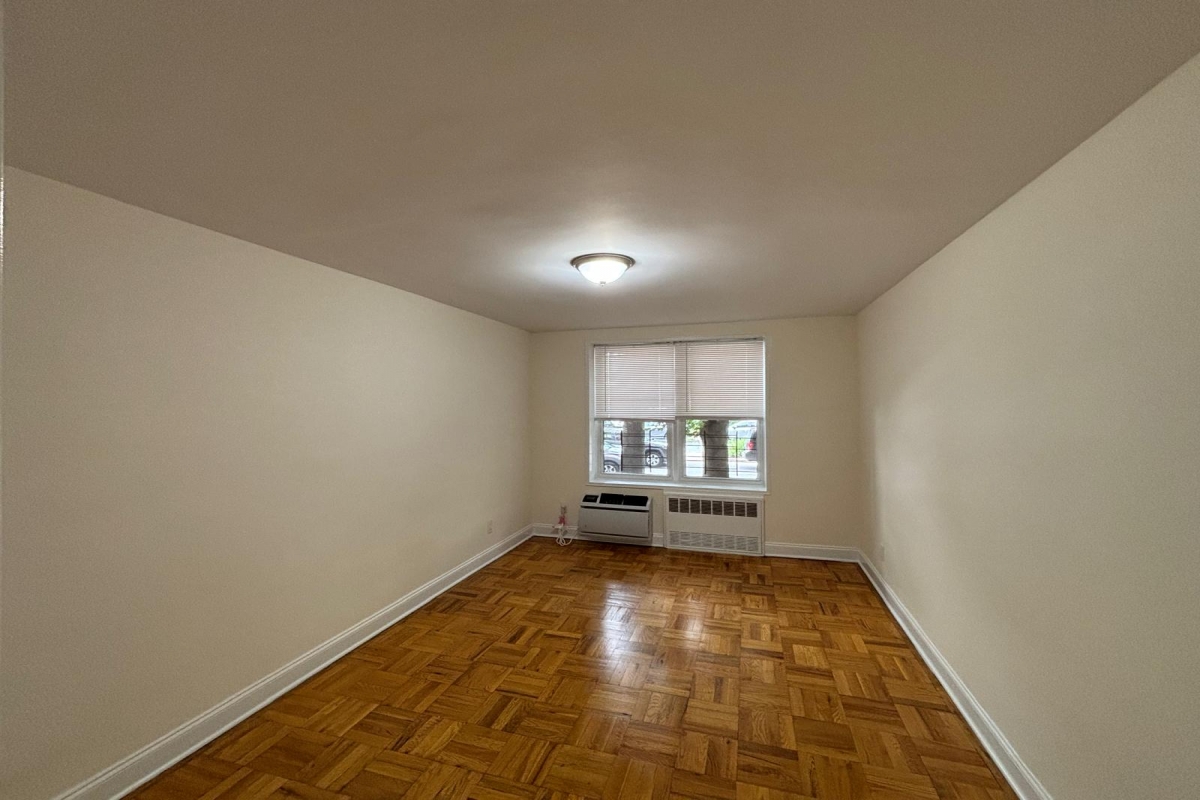 Apartment 150th Street  Queens, NY 11367, MLS-RD5361-10