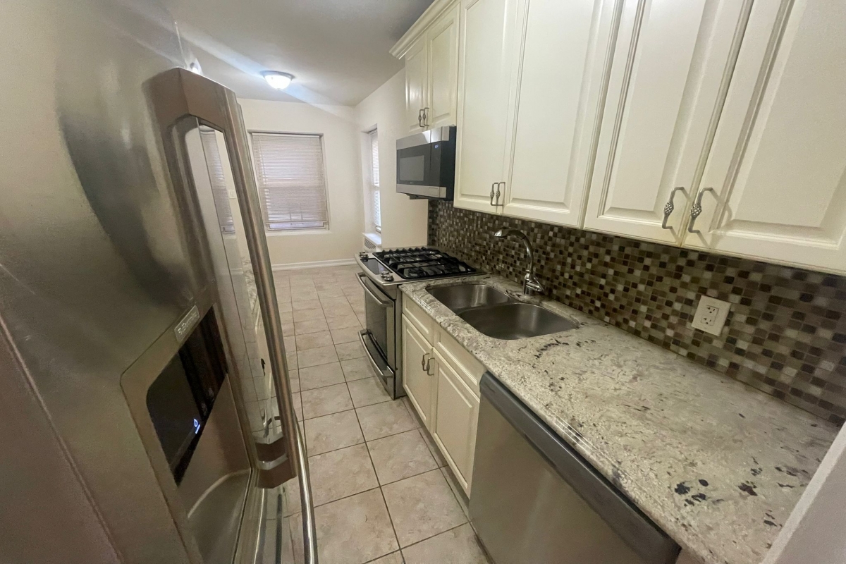 Apartment Yellowstone Blvd Queens, NY 11375, MLS-RD5366-2