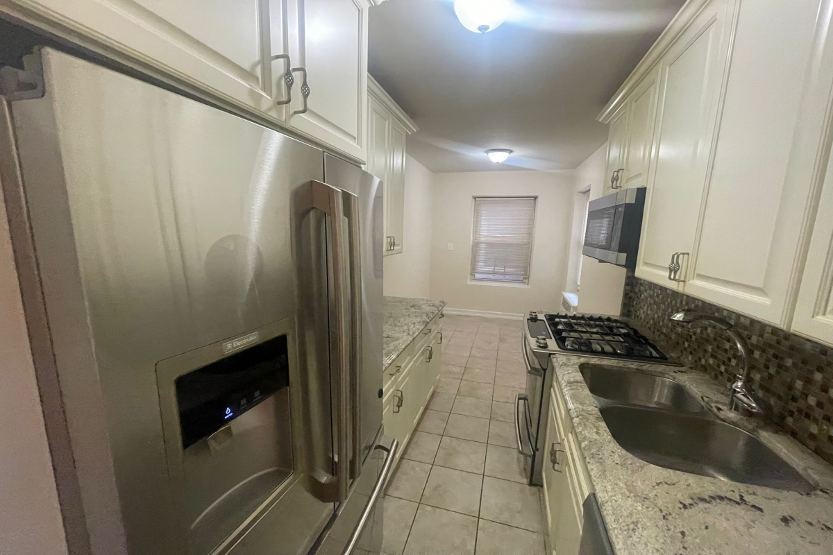 Apartment Yellowstone Blvd Queens, NY 11375, MLS-RD5366-3