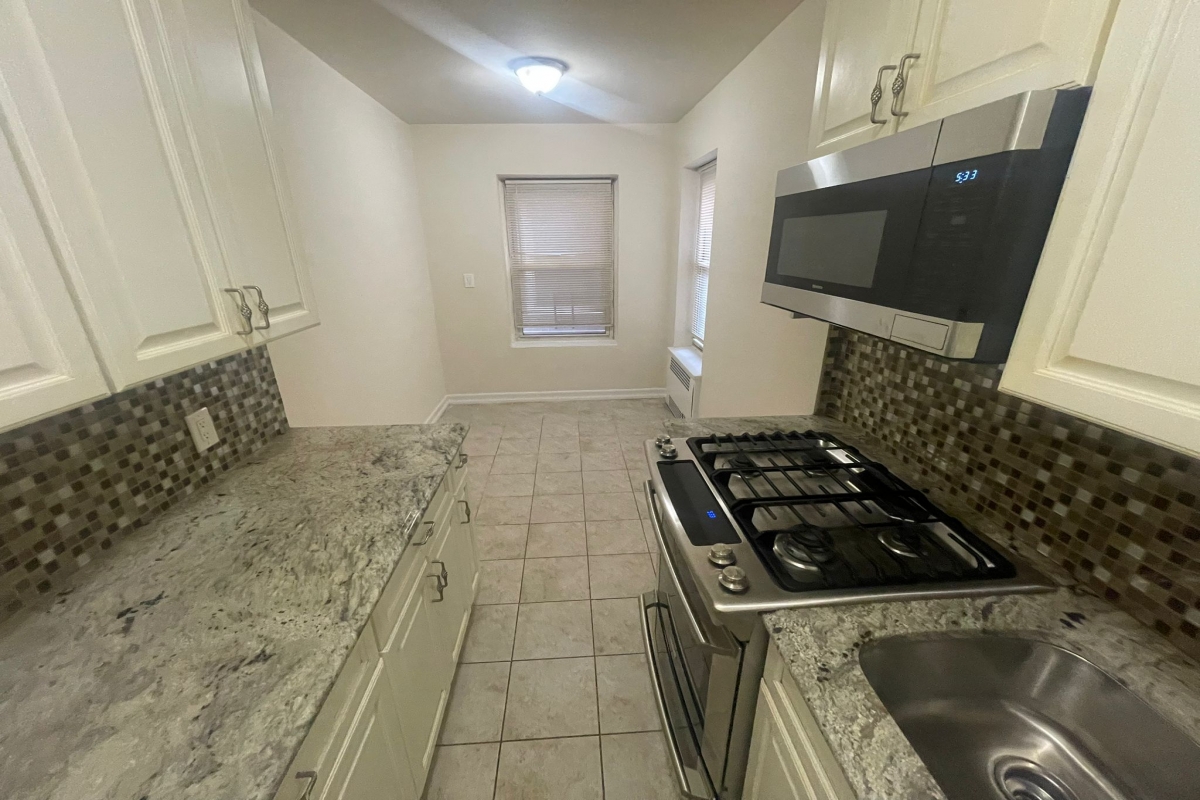 Apartment Yellowstone Blvd Queens, NY 11375, MLS-RD5366-4