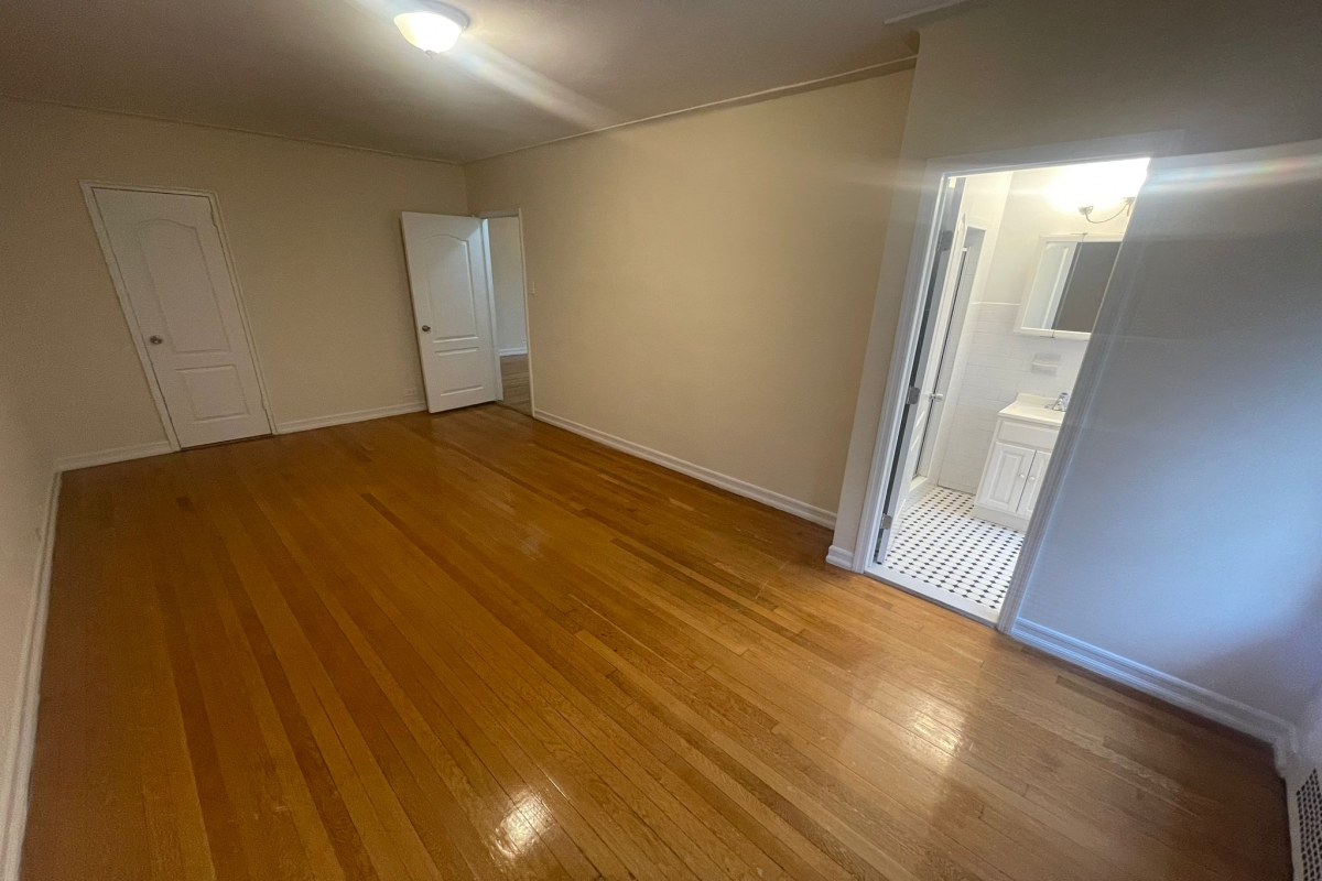 Apartment Yellowstone Blvd Queens, NY 11375, MLS-RD5366-18