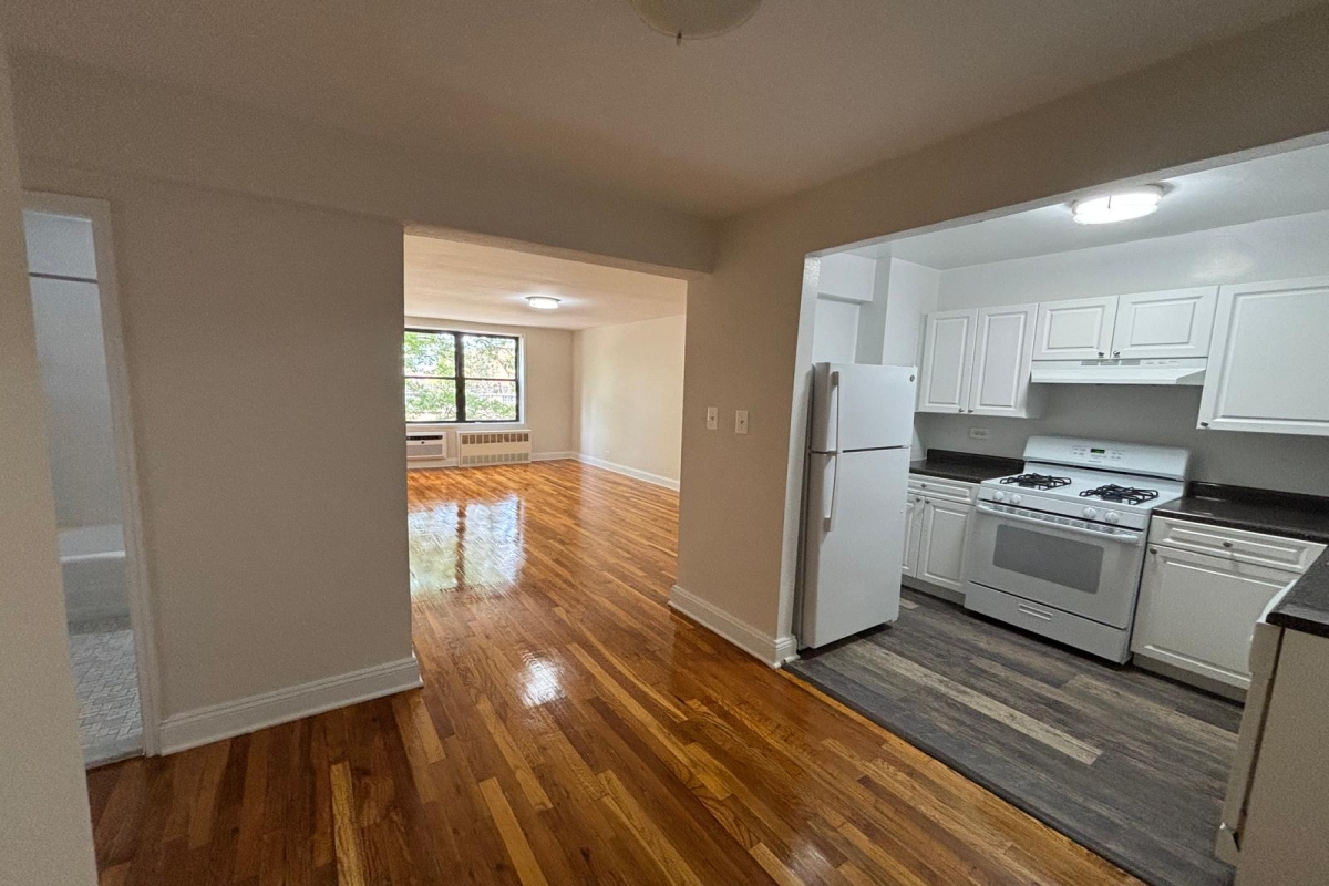 Apartment 67th Avenue  Queens, NY 11375, MLS-RD5369-3