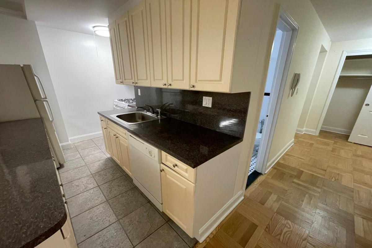 Apartment 150th Street Queens, NY 11367, MLS-RD5390-12