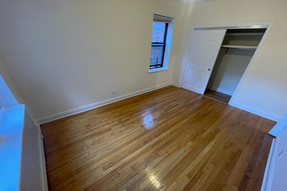 Apartment 32nd Avenue Queens, NY 11377, MLS-RD5391-16