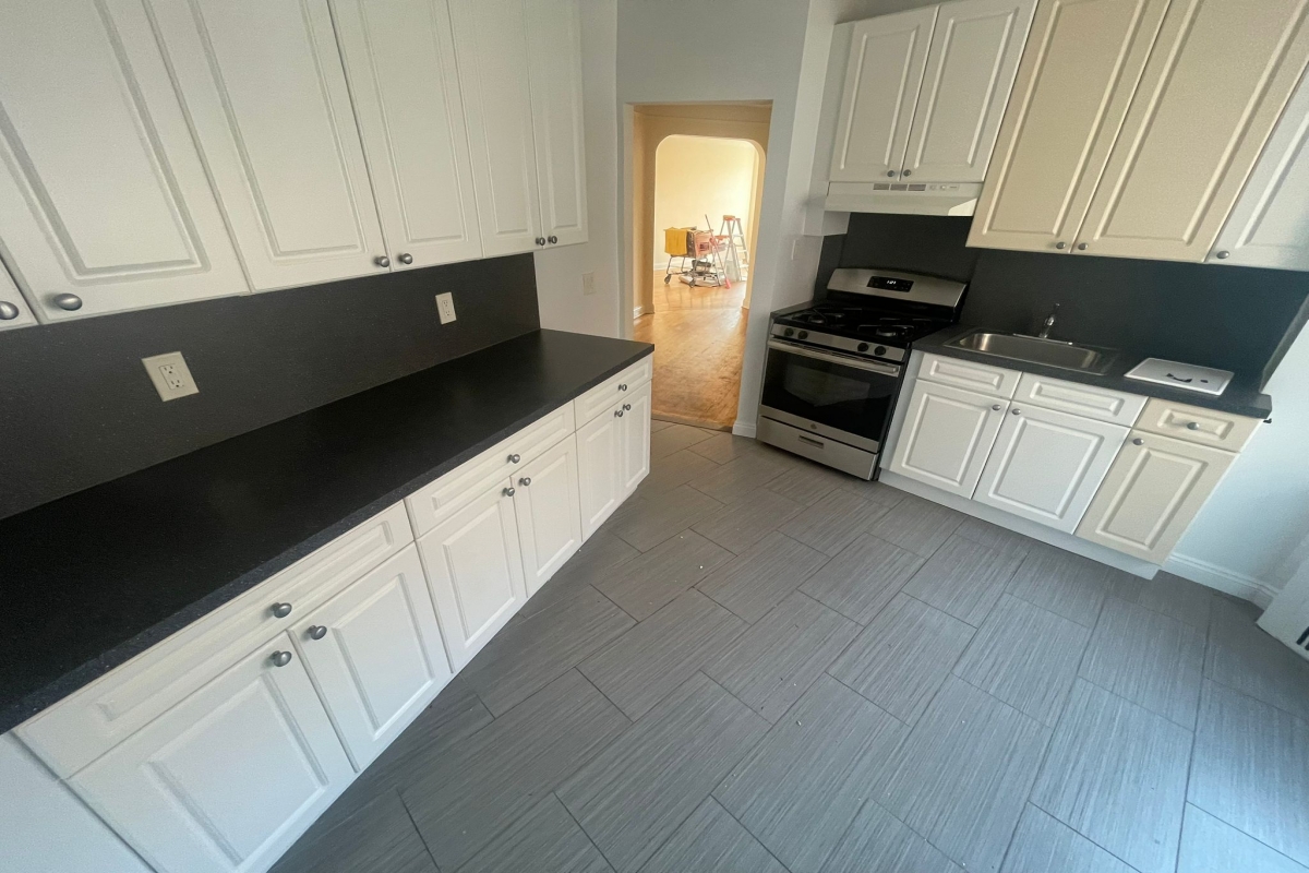 Apartment 32nd Avenue  Queens, NY 11377, MLS-RD5392-8