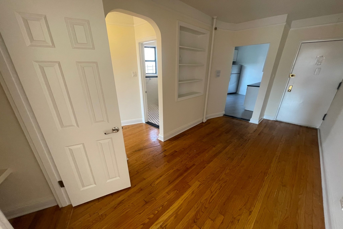 Apartment 32nd Avenue  Queens, NY 11377, MLS-RD5392-11
