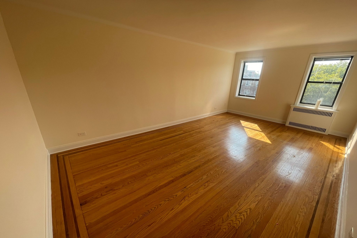 Apartment 32nd Avenue  Queens, NY 11377, MLS-RD5392-13
