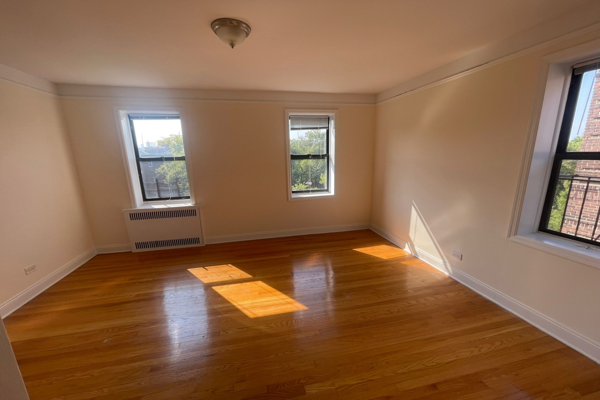 Apartment 32nd Avenue  Queens, NY 11377, MLS-RD5392-18