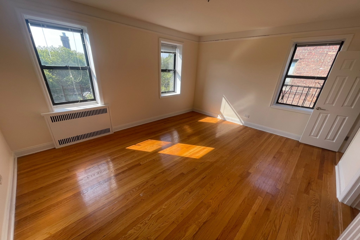 Apartment 32nd Avenue  Queens, NY 11377, MLS-RD5392-19