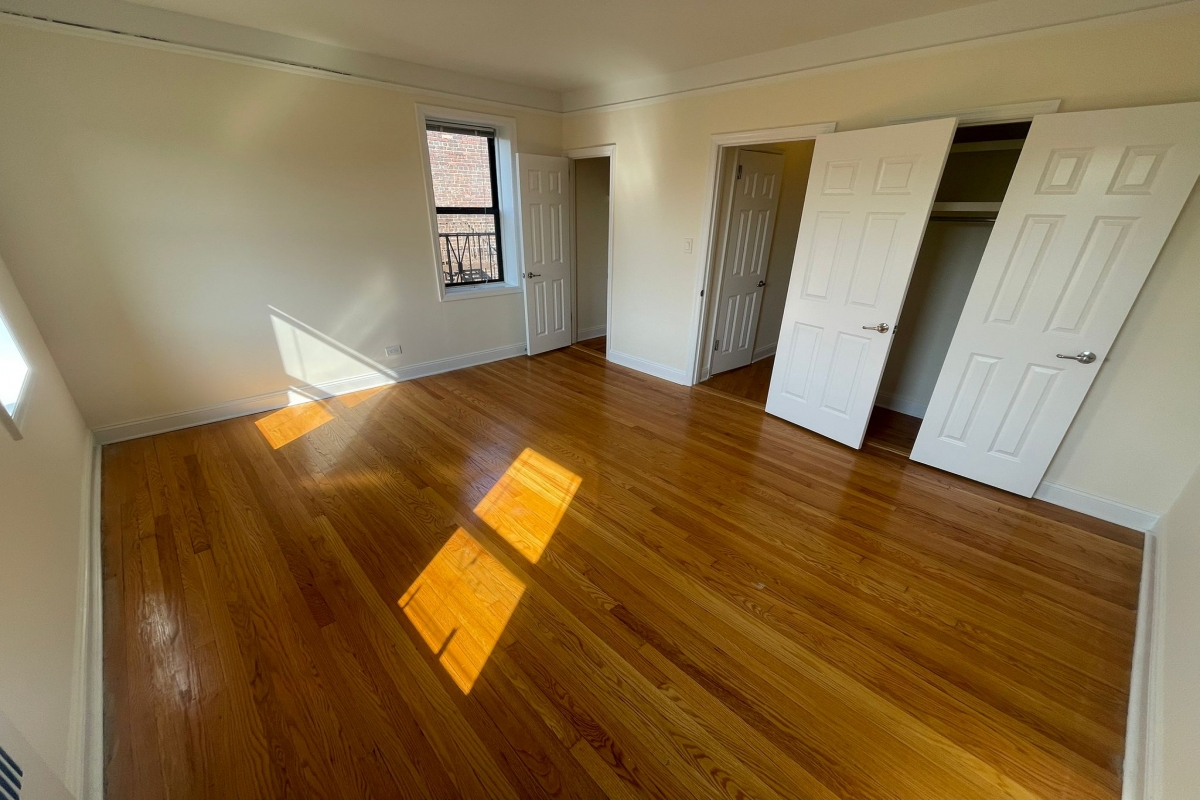 Apartment 32nd Avenue  Queens, NY 11377, MLS-RD5392-20