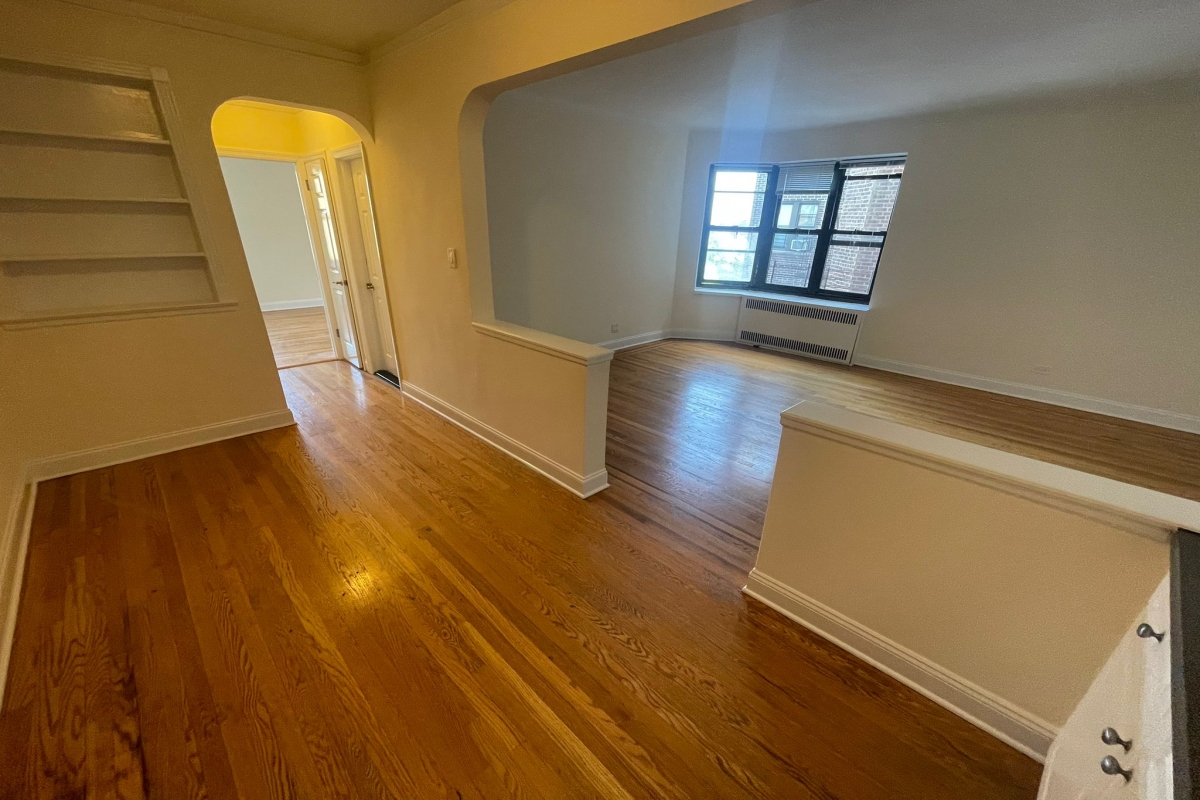 Apartment 32nd Avenue  Queens, NY 11377, MLS-RD5393-7
