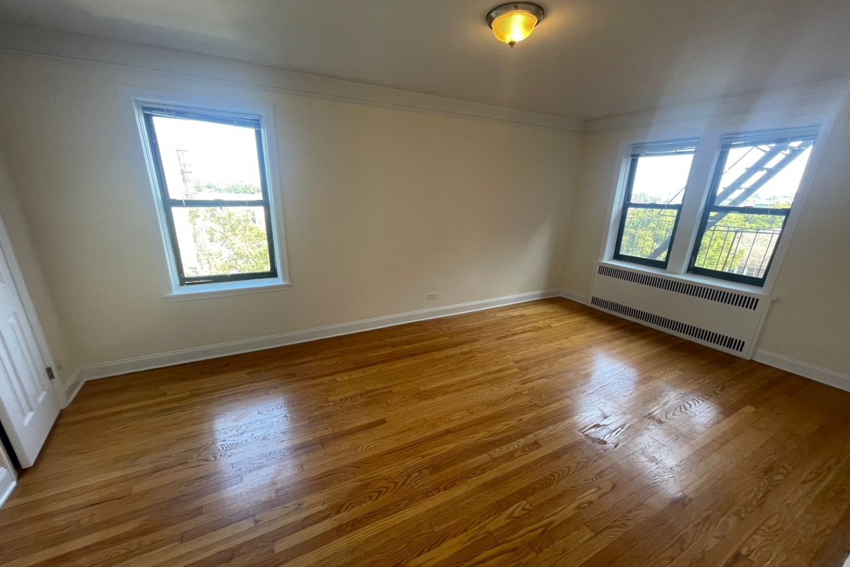 Apartment 32nd Avenue  Queens, NY 11377, MLS-RD5393-17