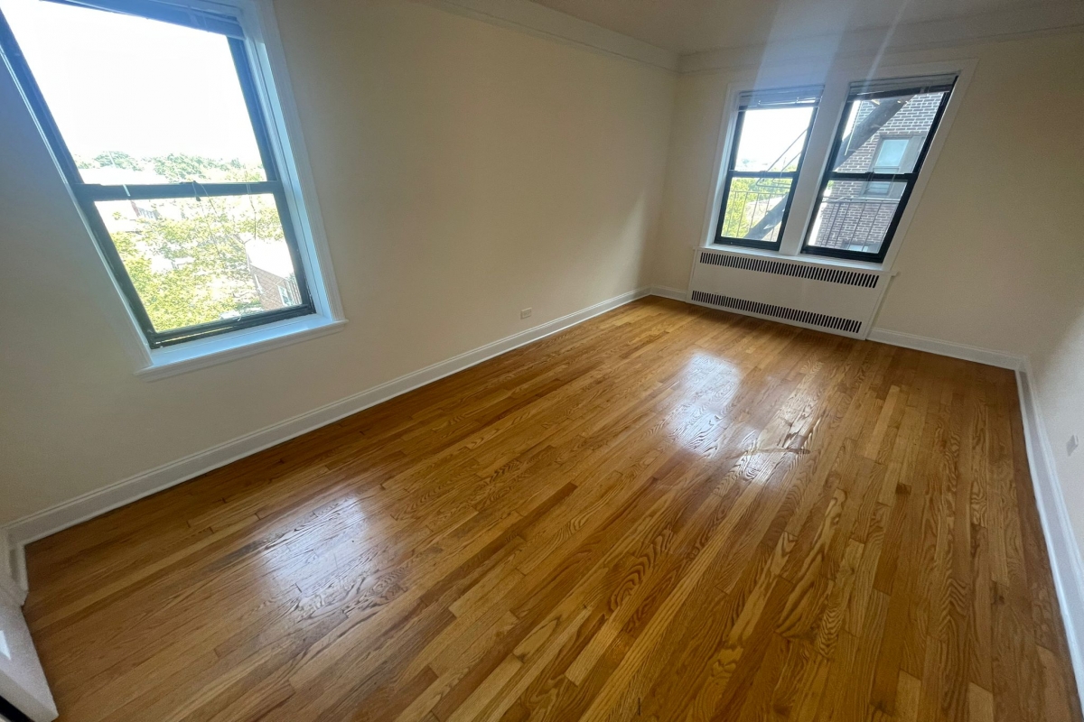 Apartment 32nd Avenue  Queens, NY 11377, MLS-RD5393-18
