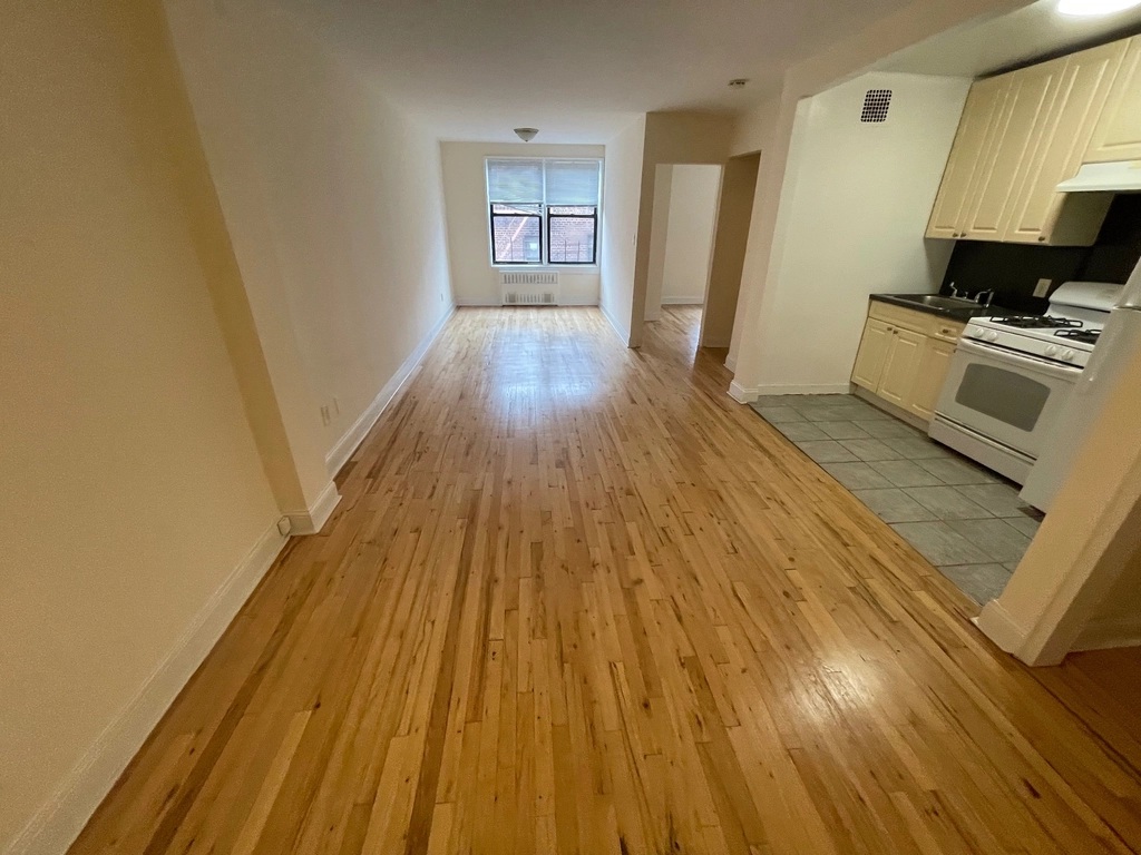 Apartment Elbertson Street Queens, NY 11377, MLS-RD5404-5