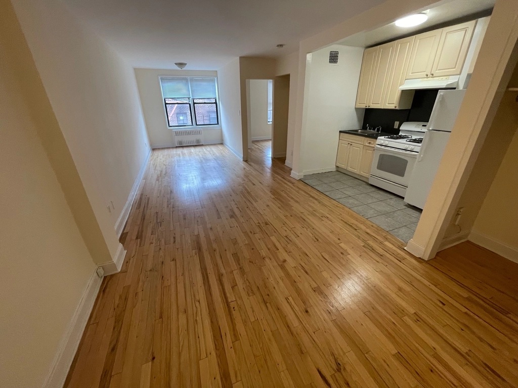 Apartment Elbertson Street Queens, NY 11377, MLS-RD5404-6