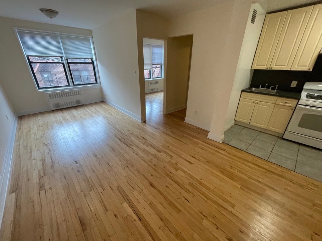Apartment Elbertson Street Queens, NY 11377, MLS-RD5404-7