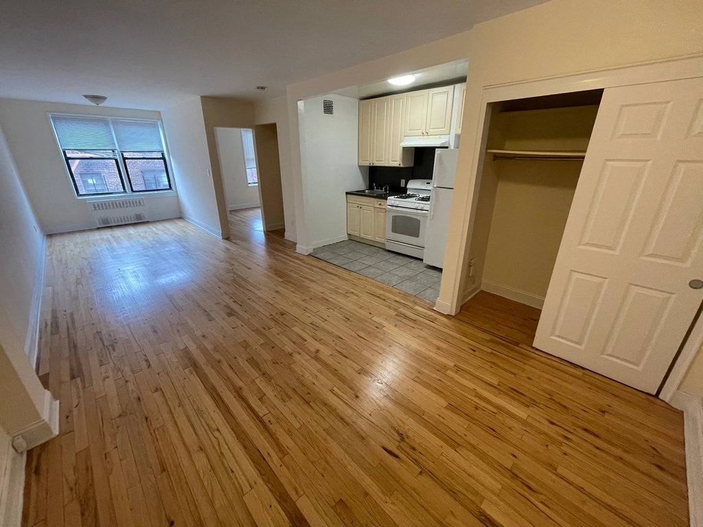 Apartment Elbertson Street Queens, NY 11377, MLS-RD5404-8