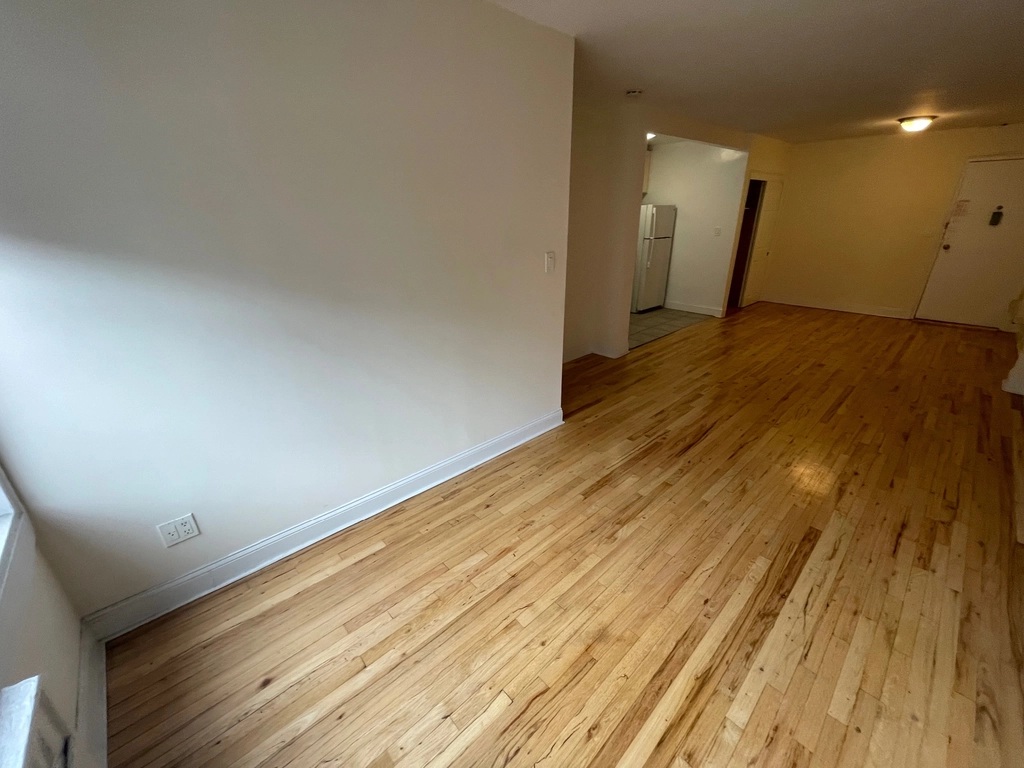 Apartment Elbertson Street Queens, NY 11377, MLS-RD5404-10