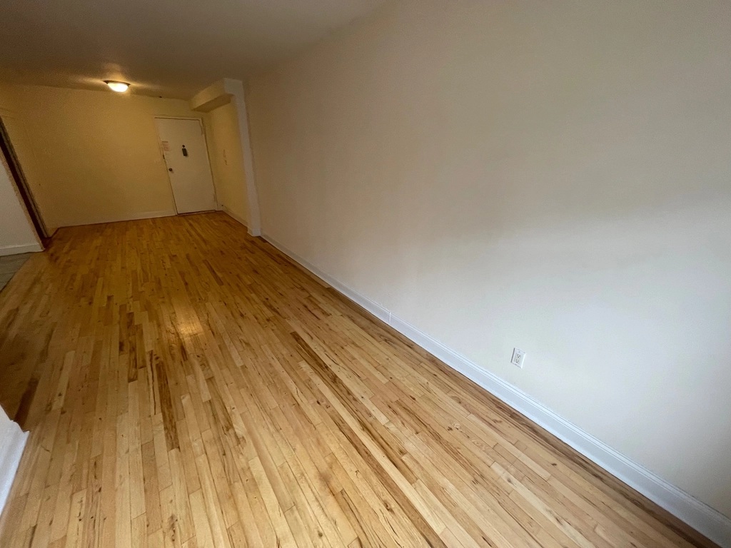 Apartment Elbertson Street Queens, NY 11377, MLS-RD5404-13