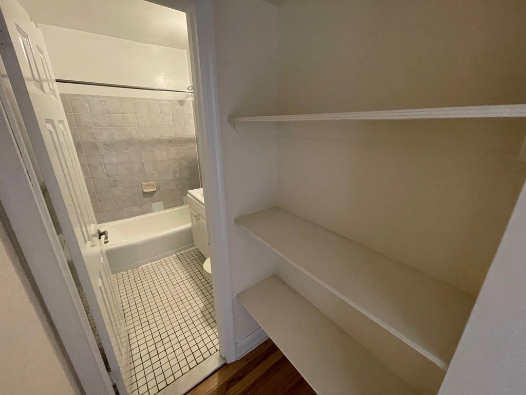 Apartment Elbertson Street Queens, NY 11377, MLS-RD5404-15