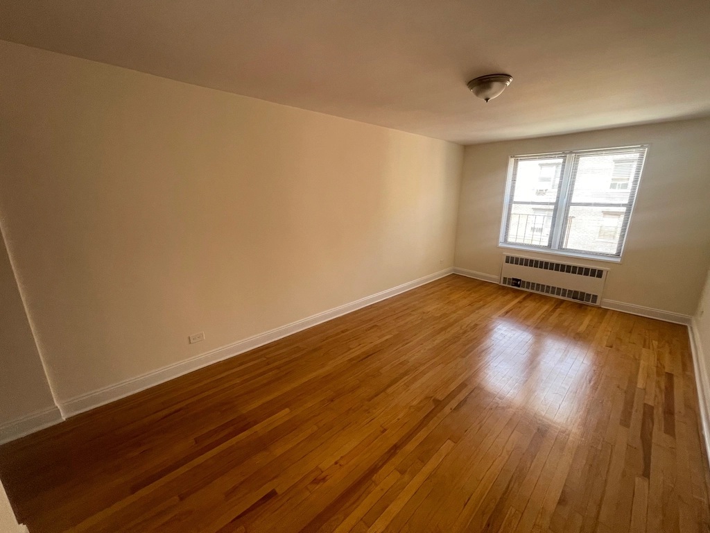 Apartment 77th Street  Queens, NY 11372, MLS-RD5405-4