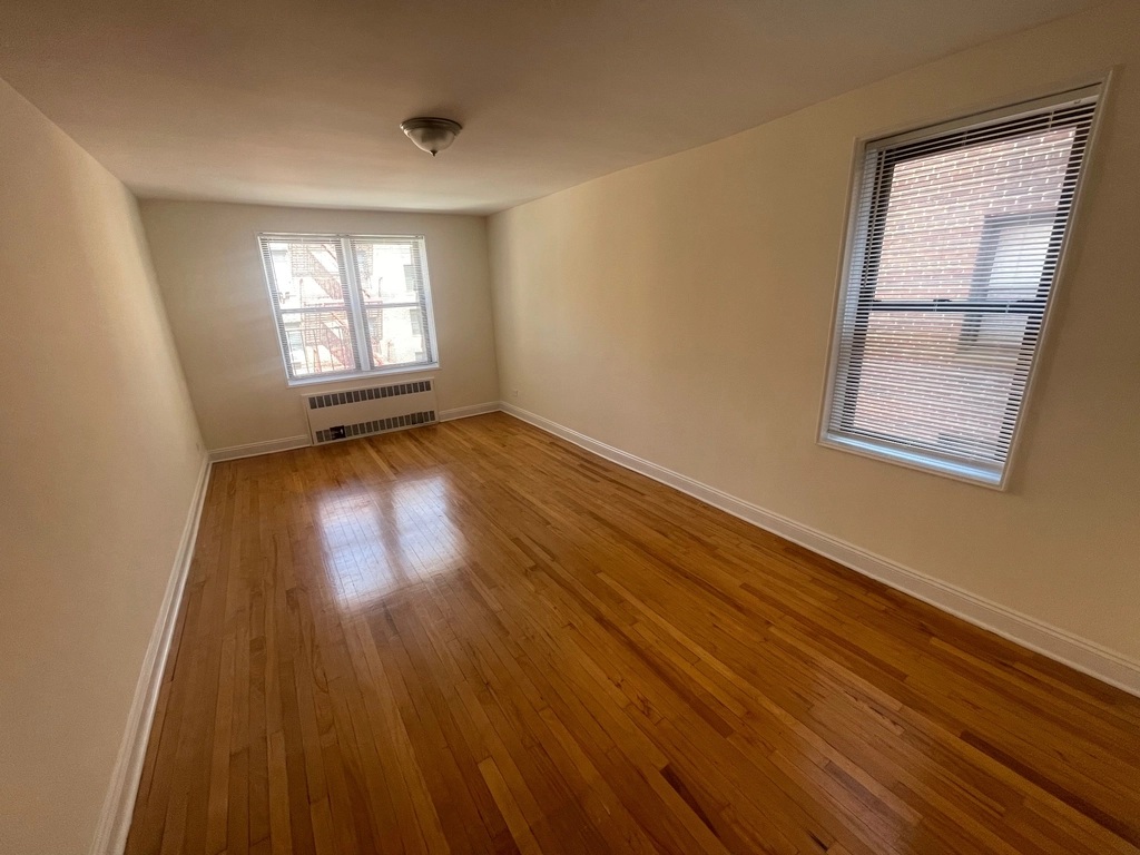 Apartment 77th Street  Queens, NY 11372, MLS-RD5405-5