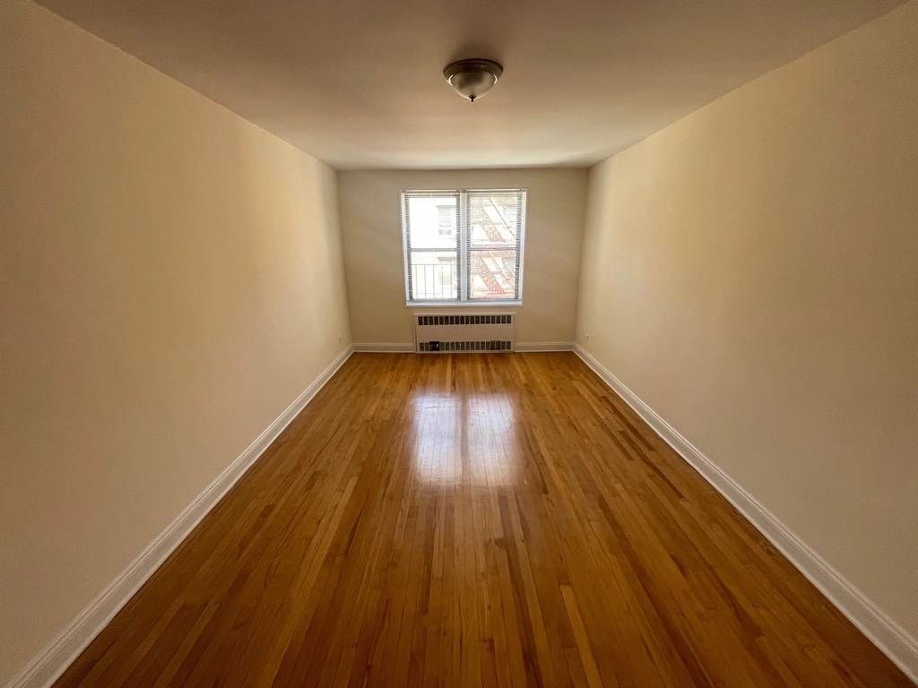 Apartment 77th Street  Queens, NY 11372, MLS-RD5405-6