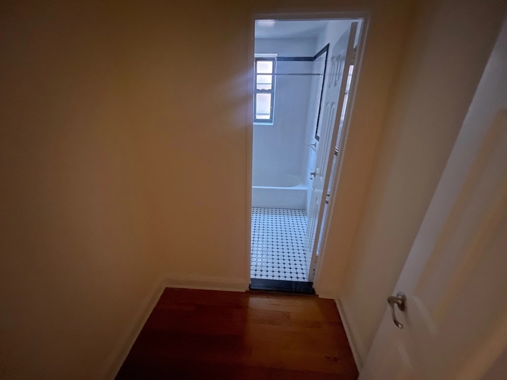 Apartment 77th Street  Queens, NY 11372, MLS-RD5405-12