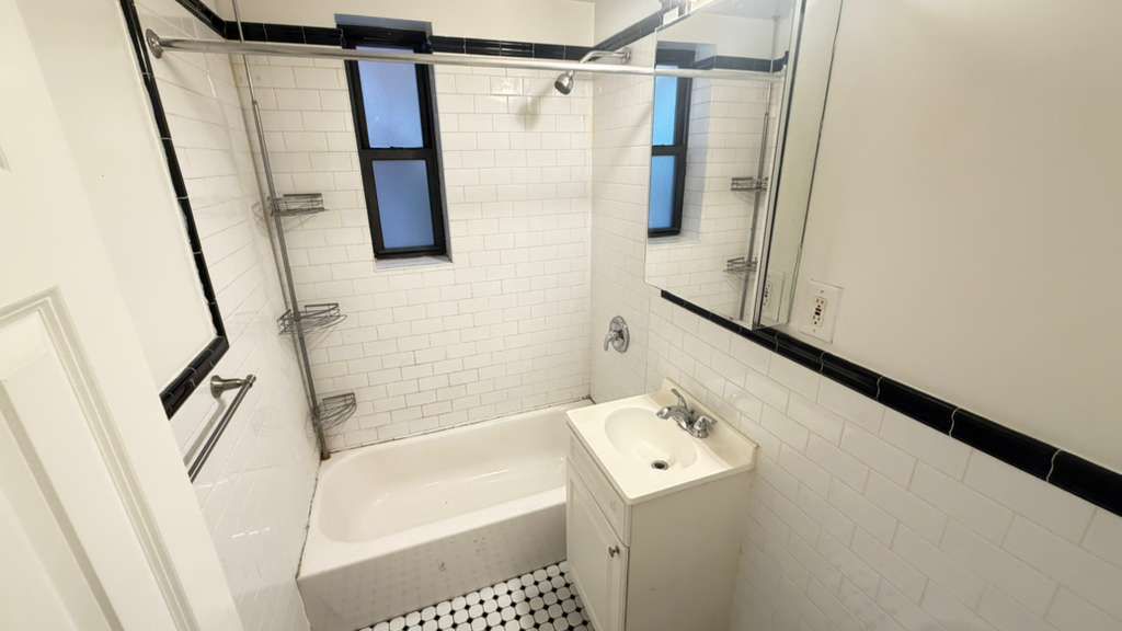 Apartment 77th Street  Queens, NY 11372, MLS-RD5405-18