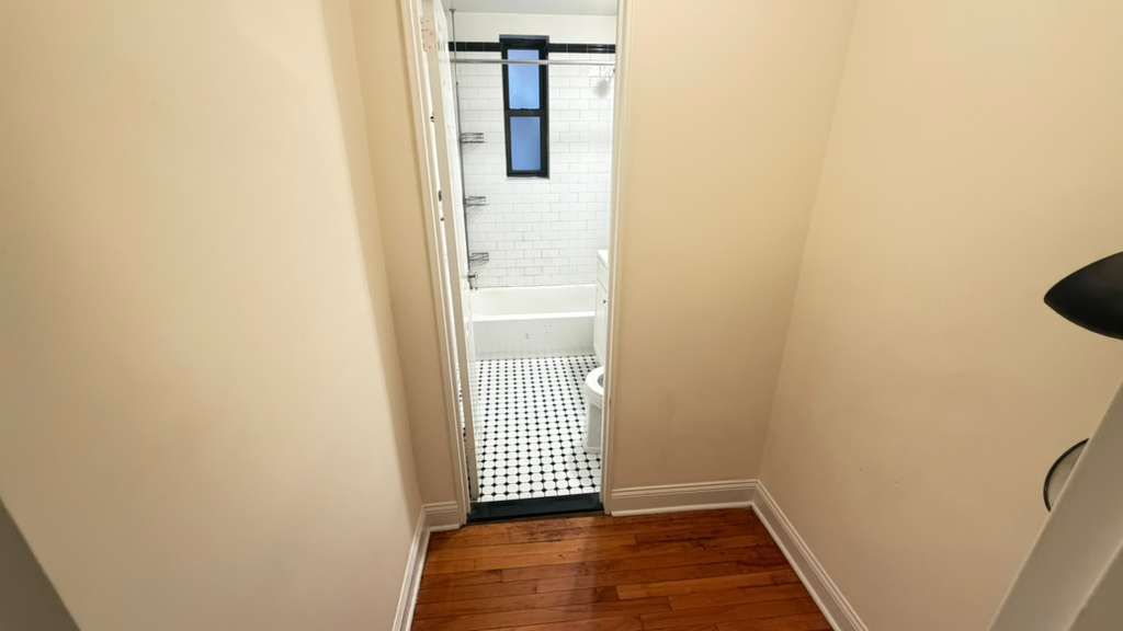 Apartment 77th Street  Queens, NY 11372, MLS-RD5405-19