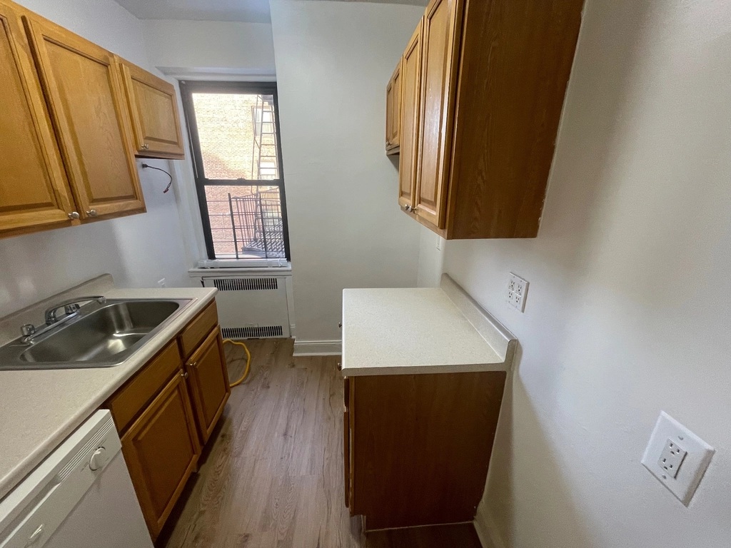 Apartment 63rd Drive  Queens, NY 11374, MLS-RD5406-3