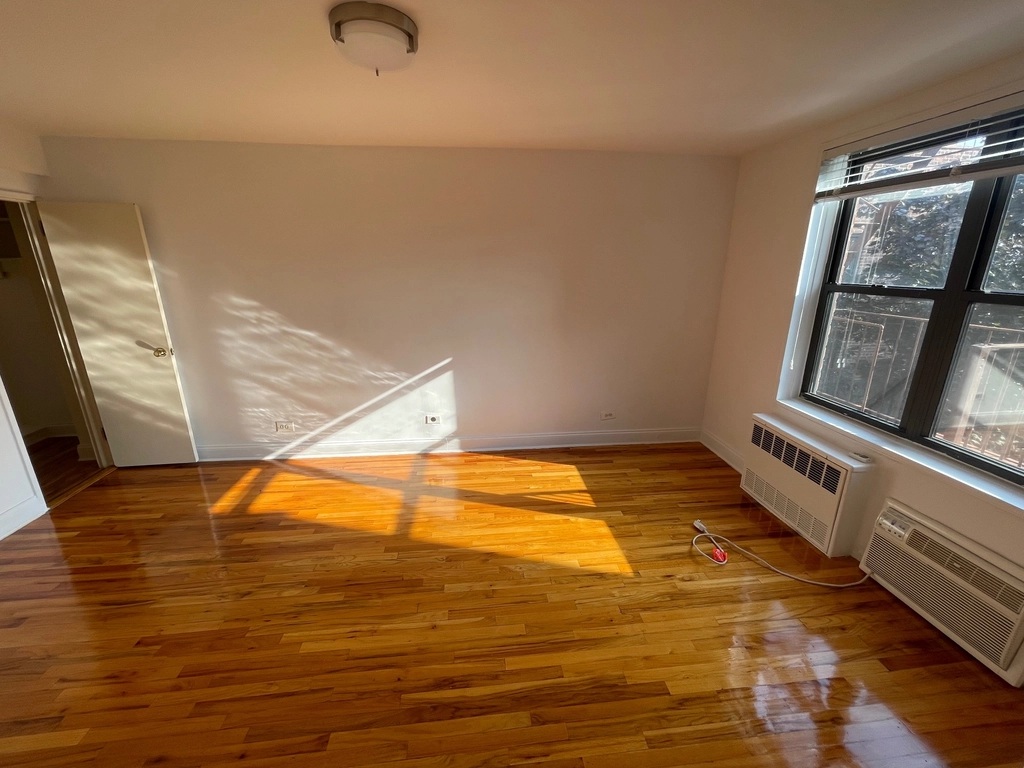 Apartment 102nd Street Queens, NY 11375, MLS-RD5421-12