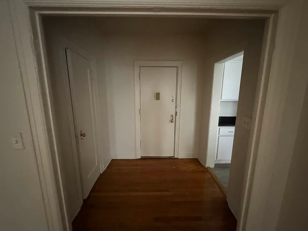 Apartment 35th Avenue Queens, NY 11372, MLS-RD5431-9