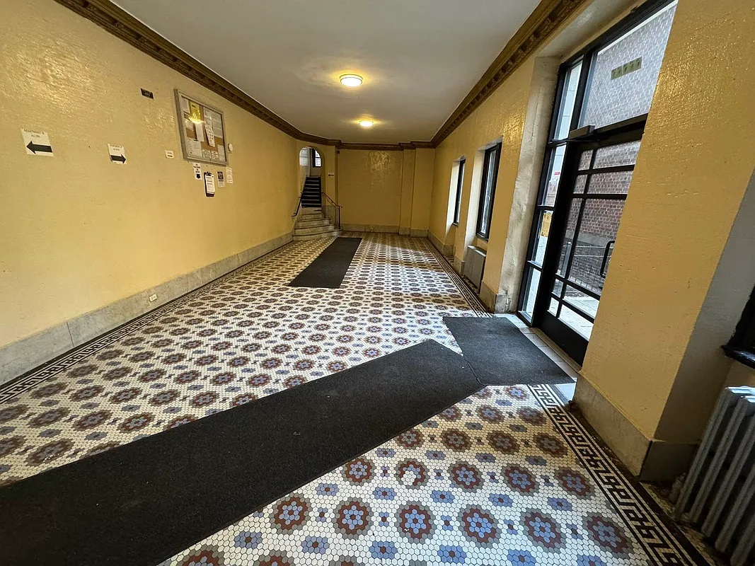 Apartment 35th Avenue Queens, NY 11372, MLS-RD5431-17