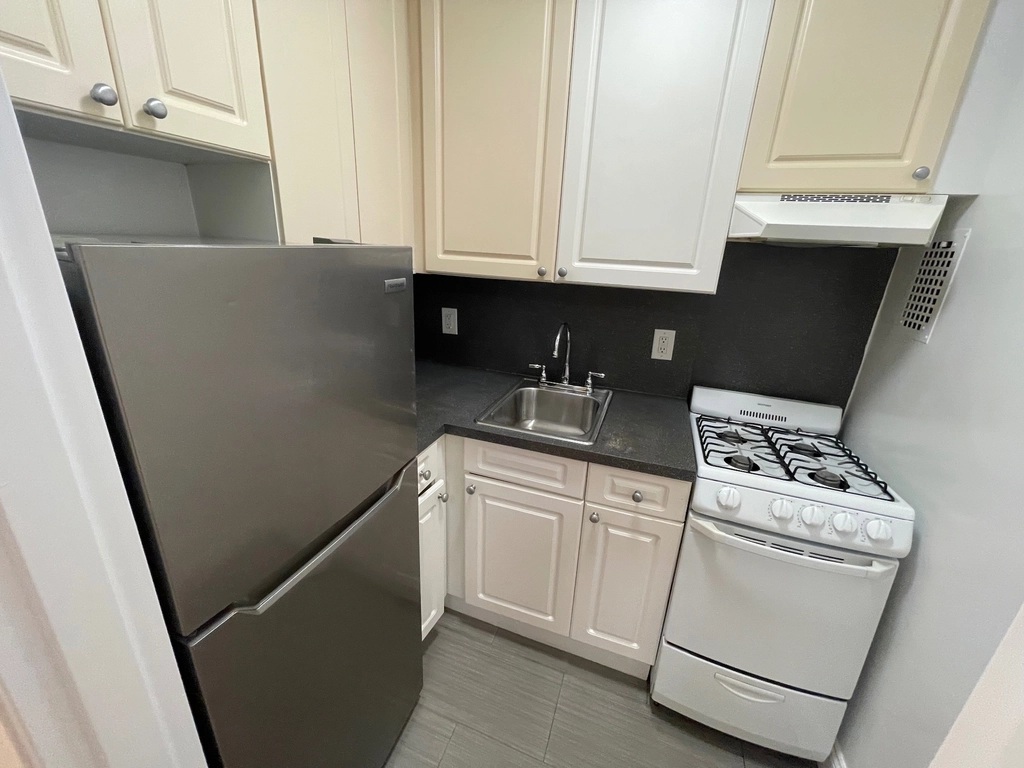 Apartment 37th Avenue Queens, NY 11372, MLS-RD5435-3