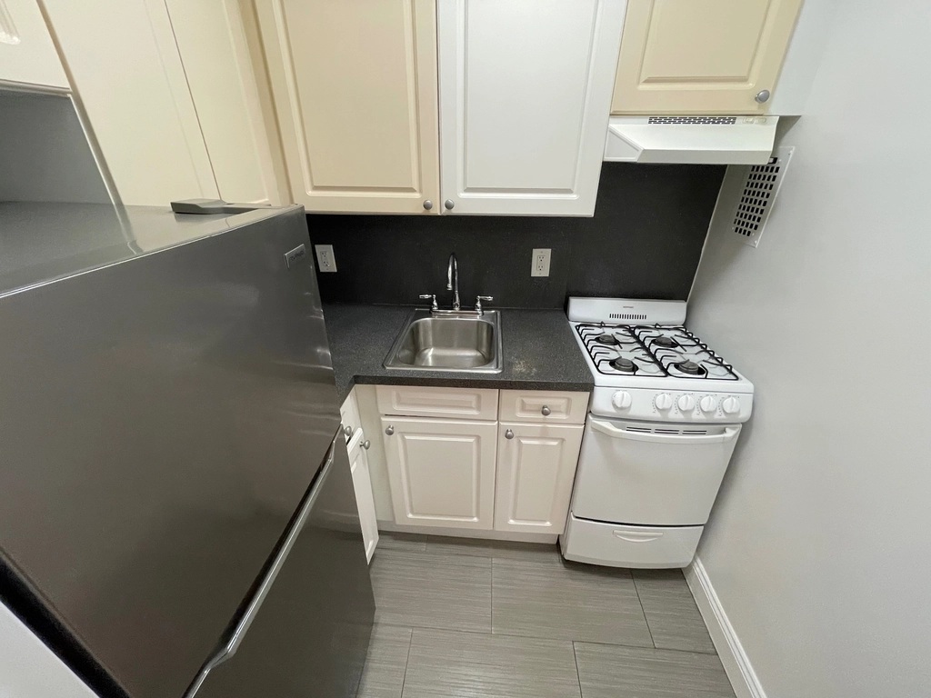 Apartment 37th Avenue Queens, NY 11372, MLS-RD5435-4