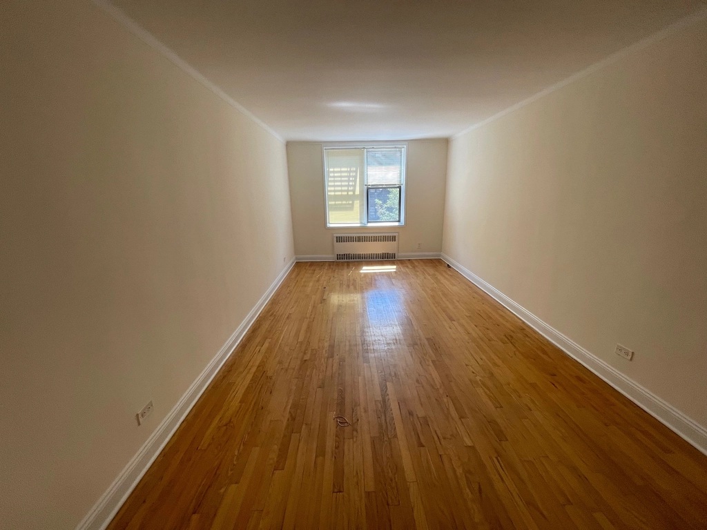 Apartment 37th Avenue Queens, NY 11372, MLS-RD5435-7
