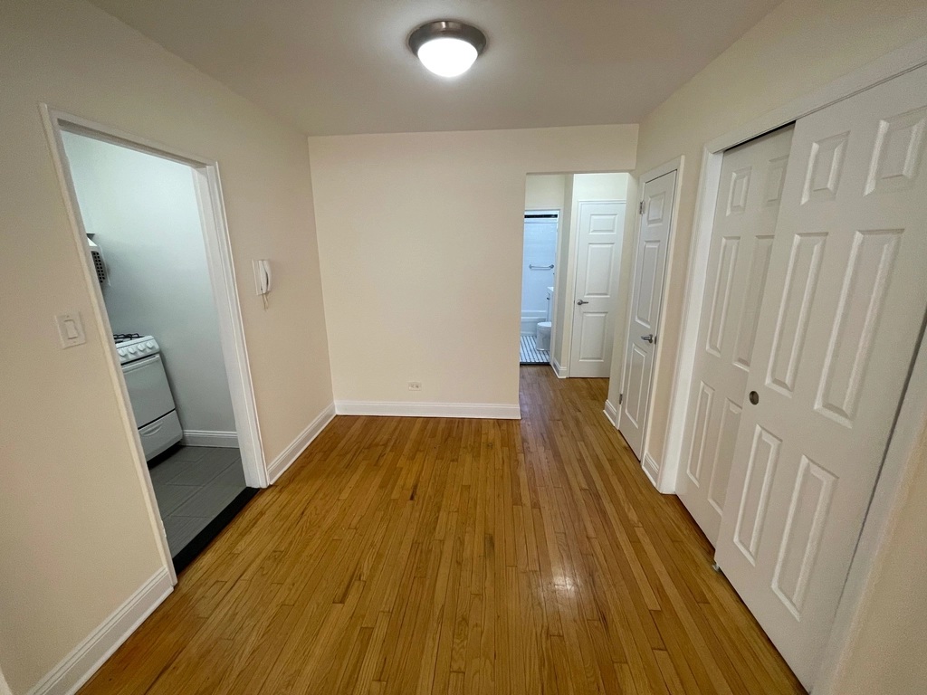 Apartment 37th Avenue Queens, NY 11372, MLS-RD5435-8