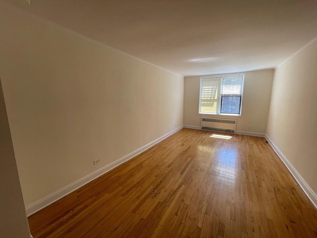 Apartment 37th Avenue Queens, NY 11372, MLS-RD5435-11