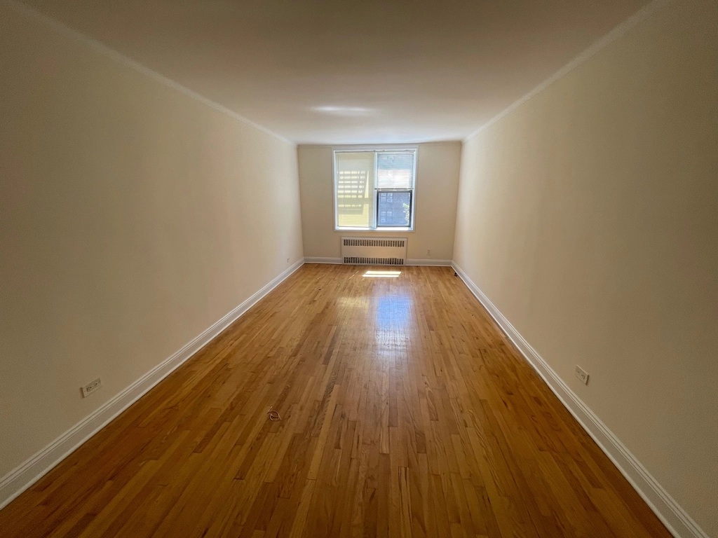 Apartment 37th Avenue Queens, NY 11372, MLS-RD5435-12