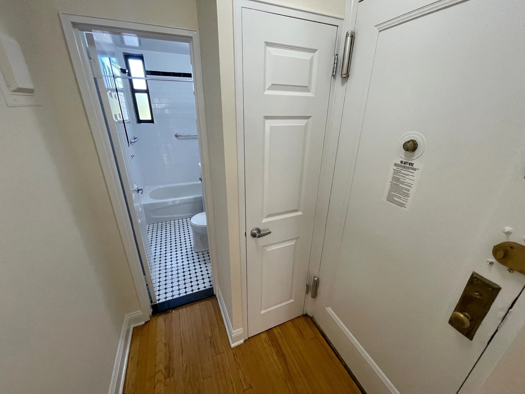Apartment 37th Avenue Queens, NY 11372, MLS-RD5435-15