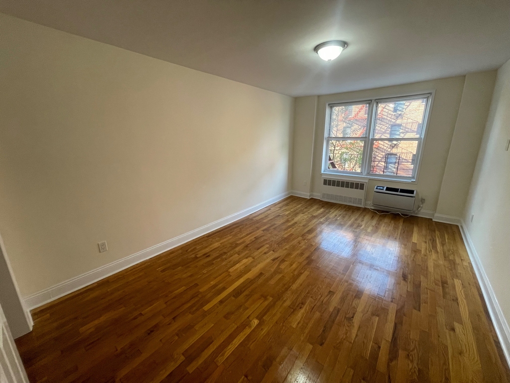 Apartment 150th Street Queens, NY 11367, MLS-RD5436-18