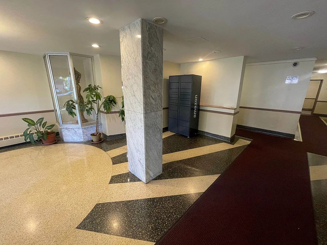 Apartment Ava Place  Queens, NY 11432, MLS-RD5438-2