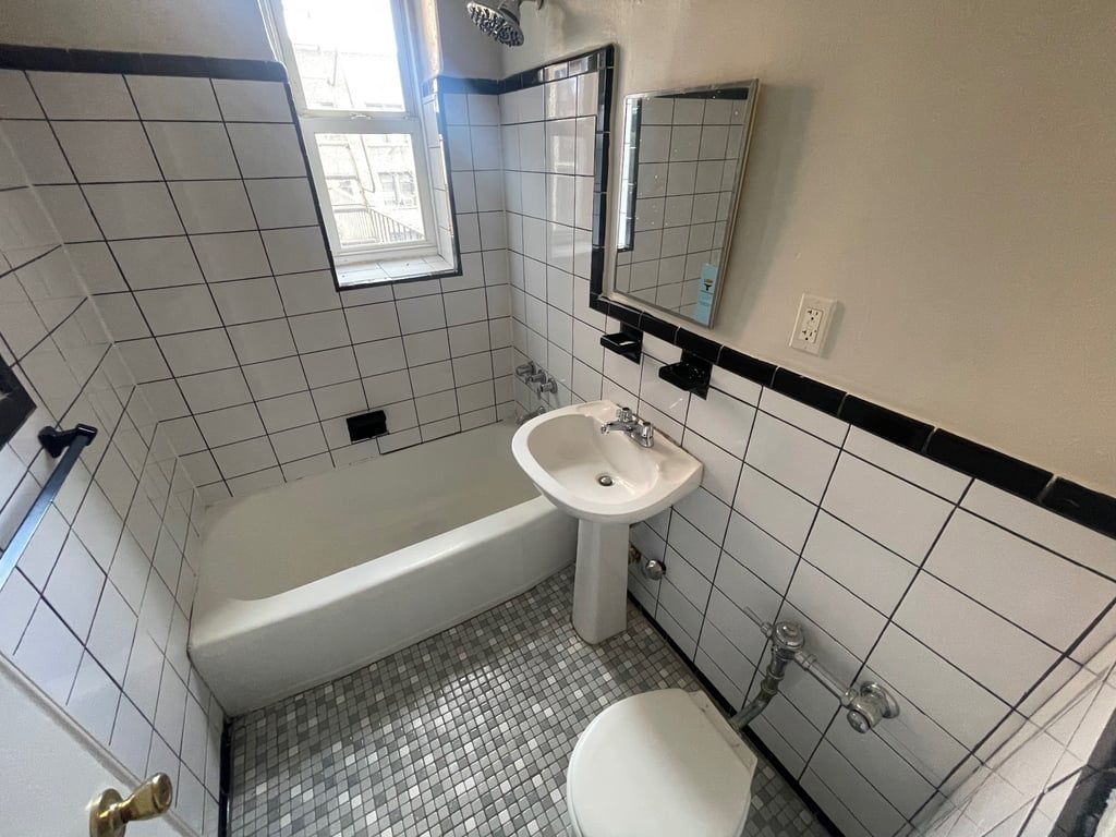 Apartment Vietor Avenue  Queens, NY 11373, MLS-RD5439-6