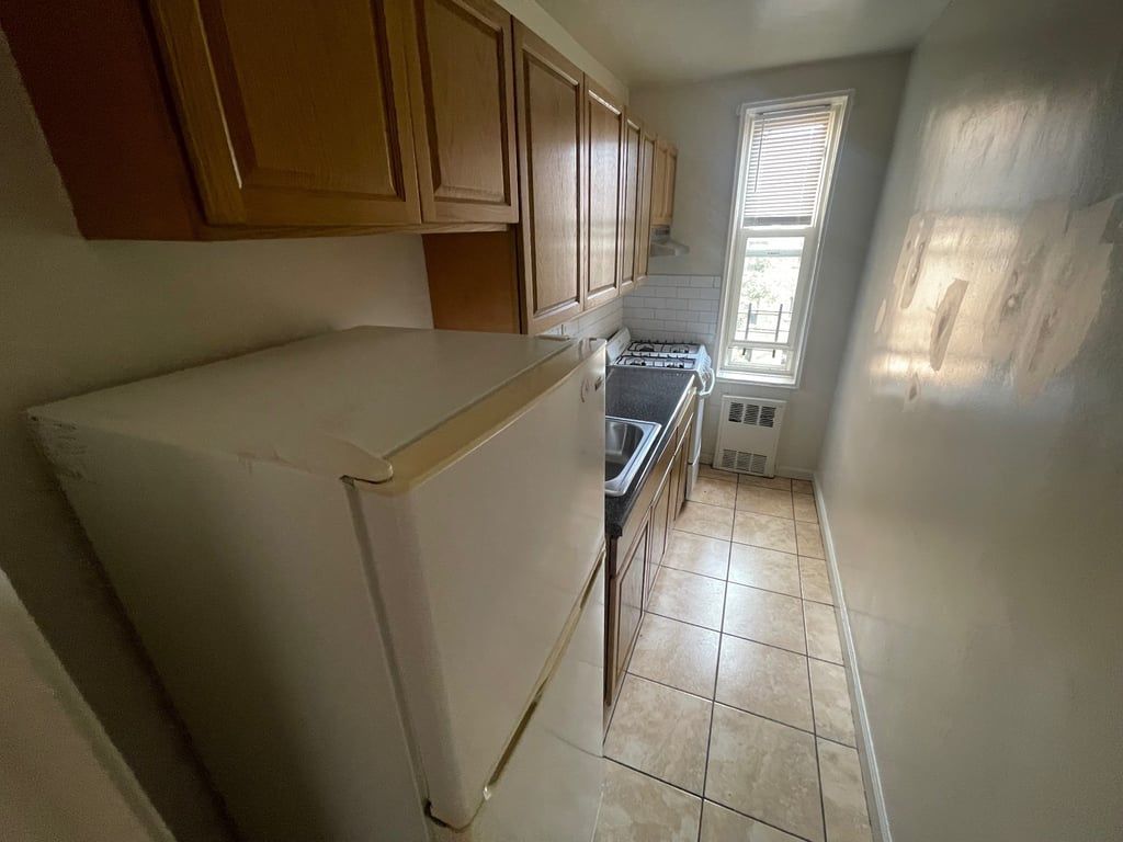 Apartment Vietor Avenue  Queens, NY 11373, MLS-RD5439-7