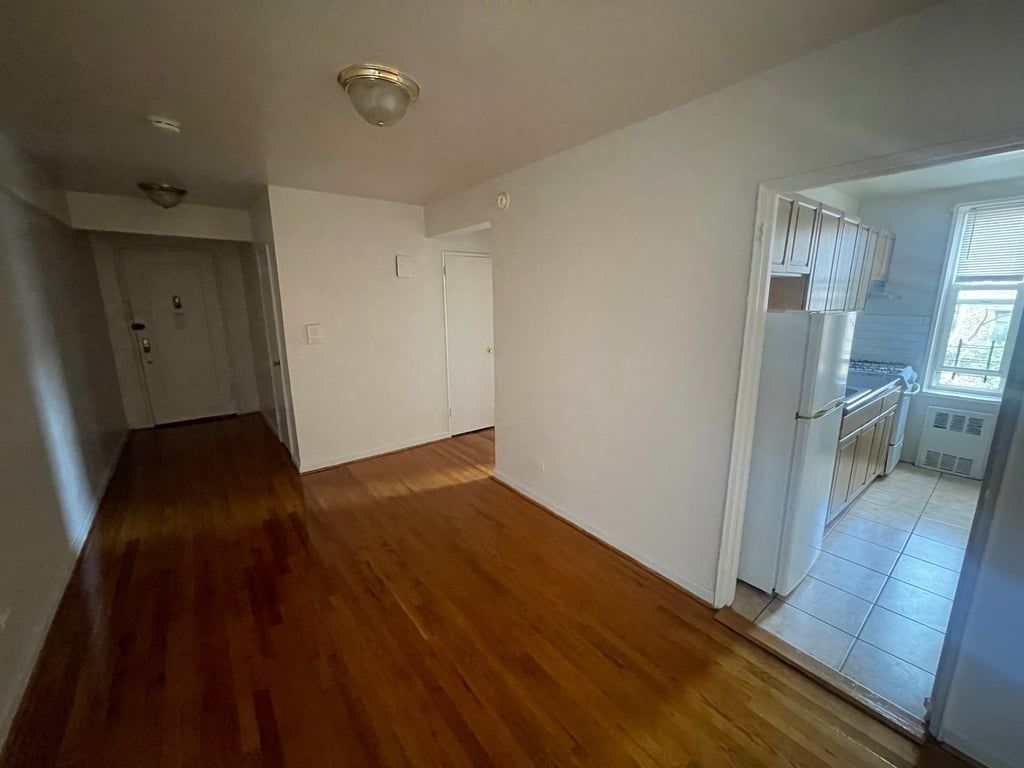 Apartment Vietor Avenue  Queens, NY 11373, MLS-RD5439-10