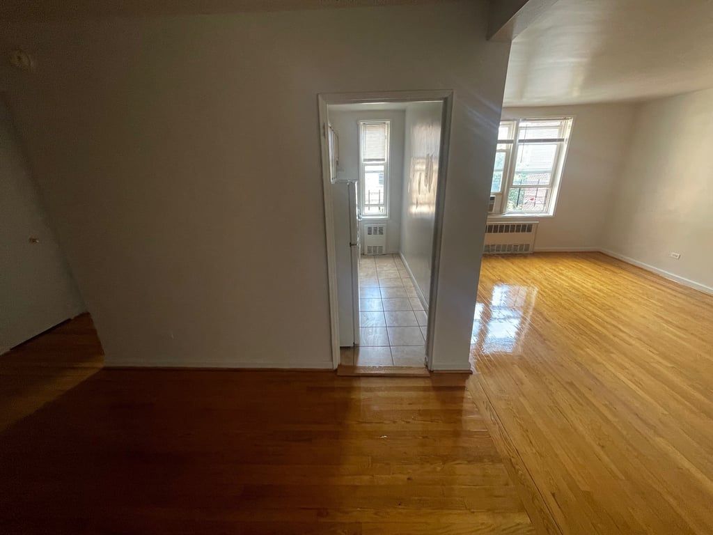 Apartment Vietor Avenue  Queens, NY 11373, MLS-RD5439-12