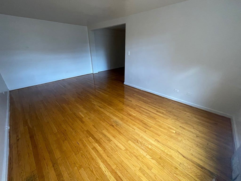 Apartment Vietor Avenue  Queens, NY 11373, MLS-RD5439-17