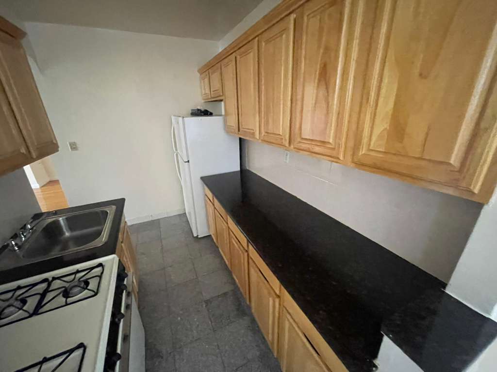 Apartment Wetherole Street  Queens, NY 11374, MLS-RD5440-4