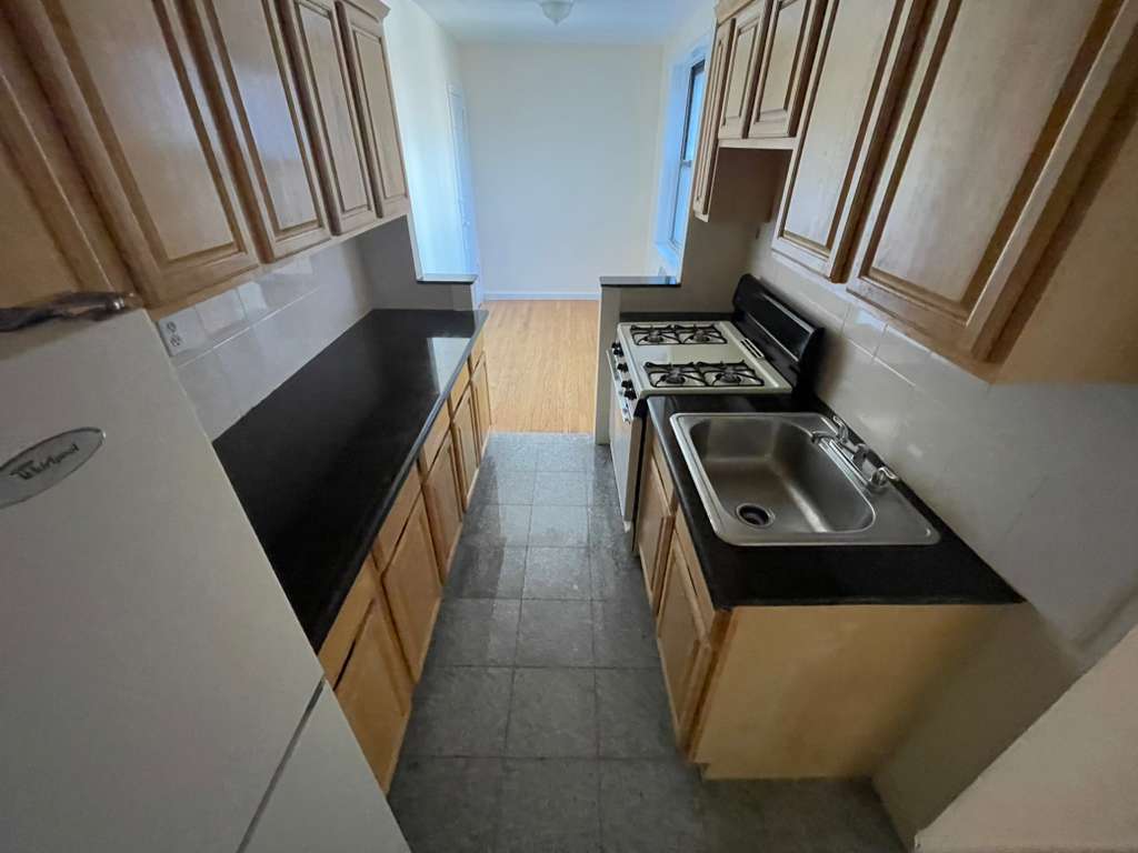Apartment Wetherole Street  Queens, NY 11374, MLS-RD5440-3